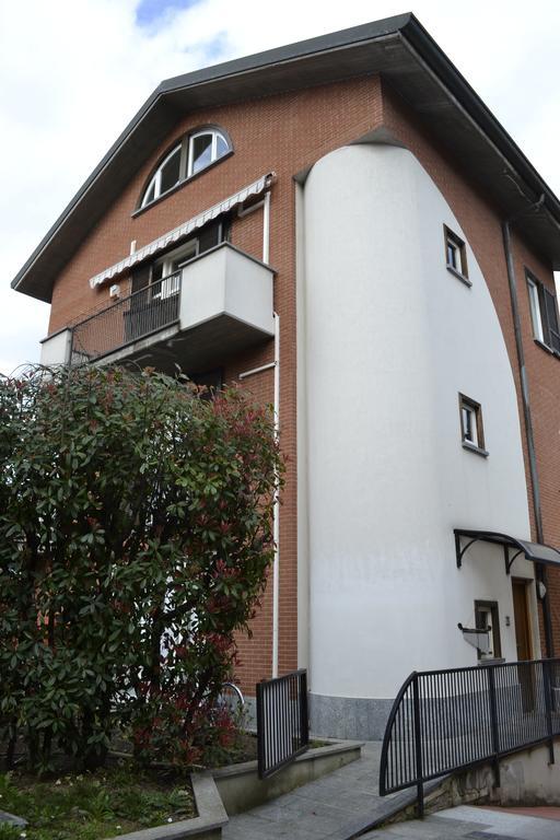 Casa Con Giardino E Cucina Hotel Cernusco Sul Naviglio Room photo